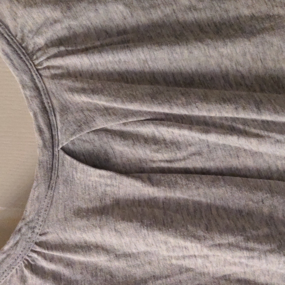 ❤️ Moda International Gray Tee Small - Picture 6 of 7